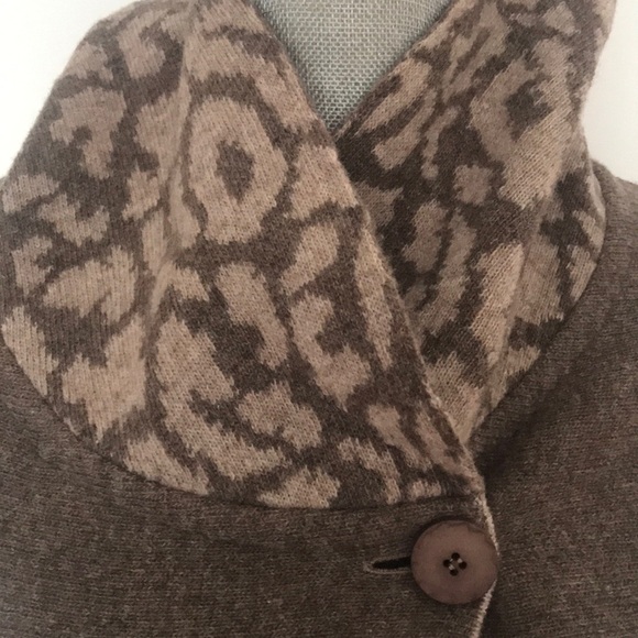NWOT Chiaramenta Sweater with Leopard collar - Picture 2 of 8